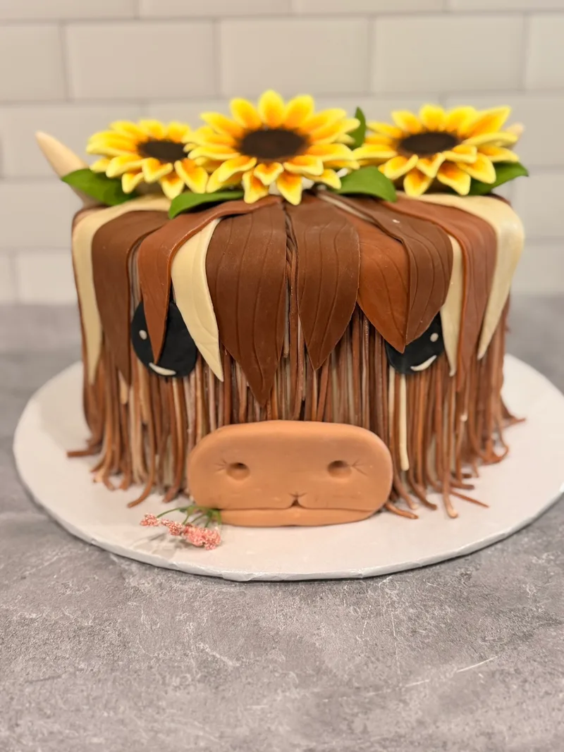 Highland Cow theme Cake