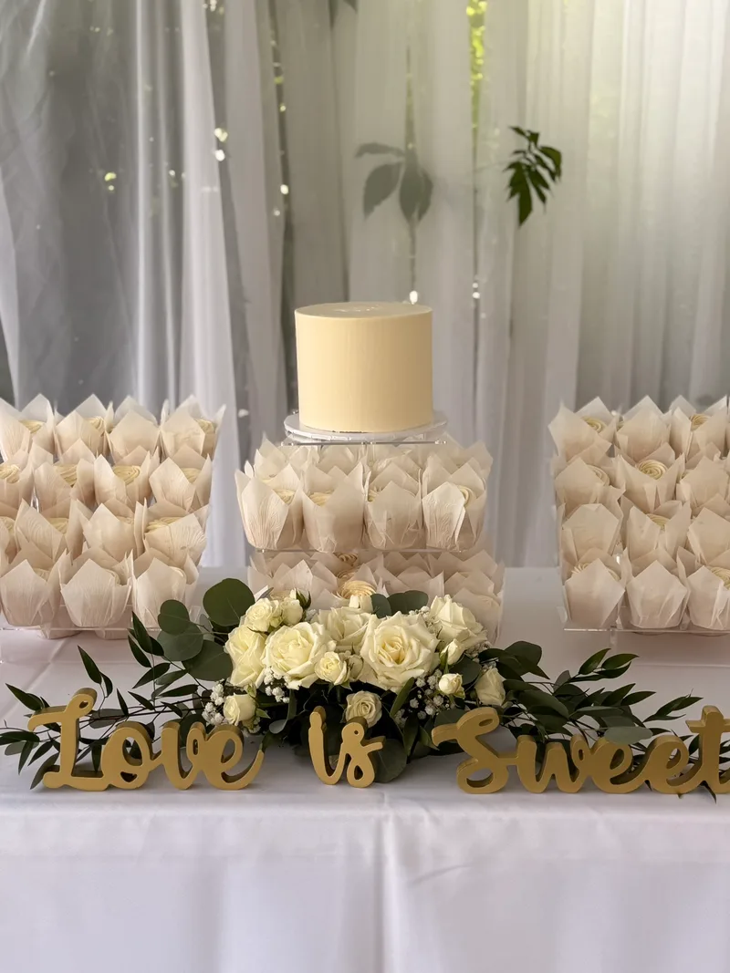 DF Cake and cupcakes.