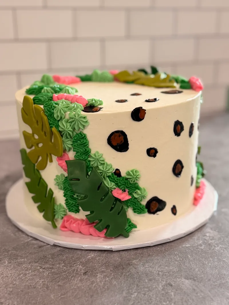 Custom cake by tsp bakeshop, West Richland WA
