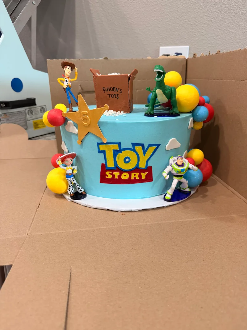 Custom cake by tsp bakeshop, West Richland WA