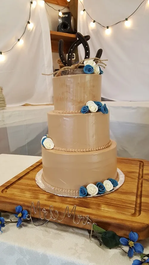 Customhorseshoecake
