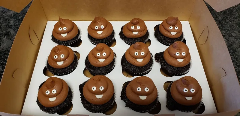 Poopemojicupcakes