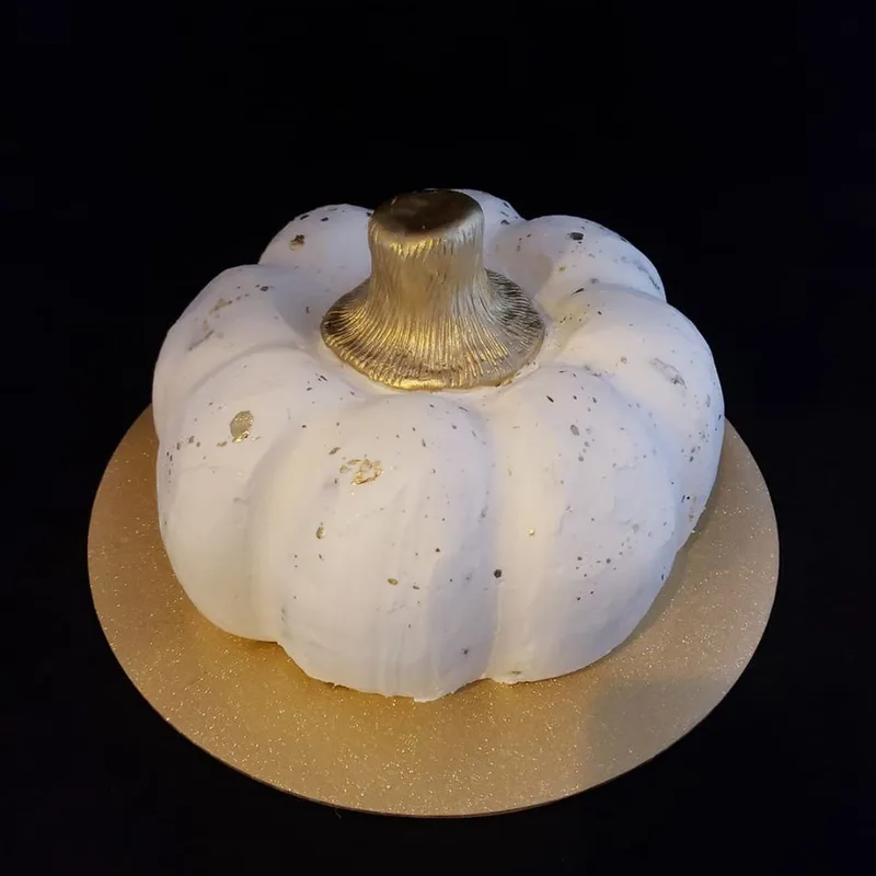 Pumpkincakewithgoldfoil