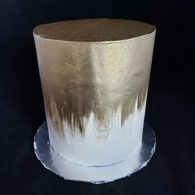 Whiteandgoldfoilcake